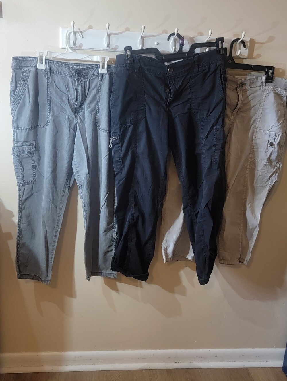 3 For 1! Womens Cargo Capris! Black, Beige & Gray! Discounted Shipping!